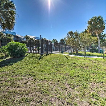 Beachfront Cedar Key Retreat With Pool Access! Ngoại thất bức ảnh