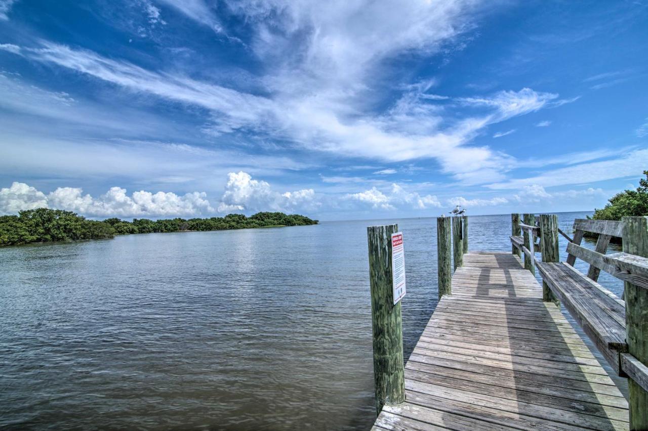 Beachfront Cedar Key Retreat With Pool Access! Ngoại thất bức ảnh