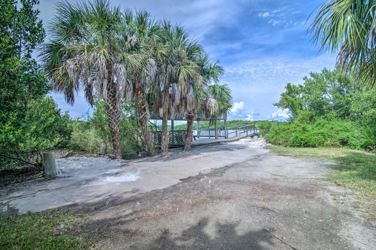 Beachfront Cedar Key Retreat With Pool Access! Ngoại thất bức ảnh