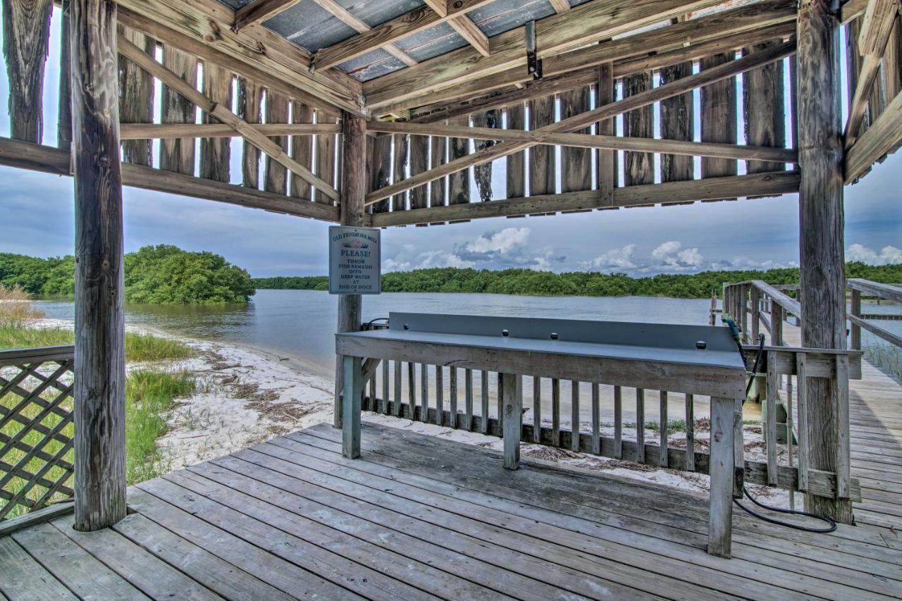 Beachfront Cedar Key Retreat With Pool Access! Ngoại thất bức ảnh
