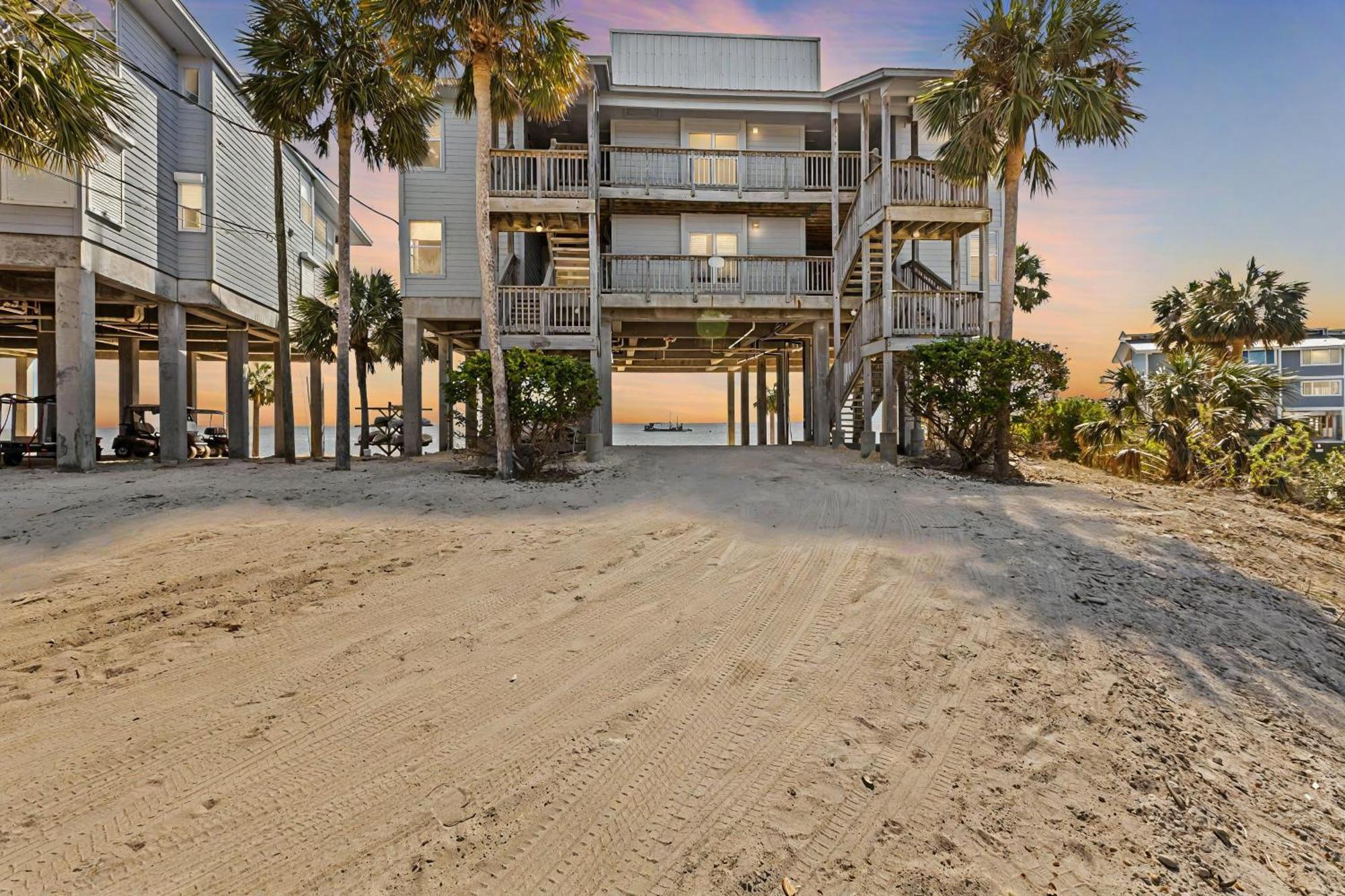 Beachfront Cedar Key Retreat With Pool Access! Ngoại thất bức ảnh