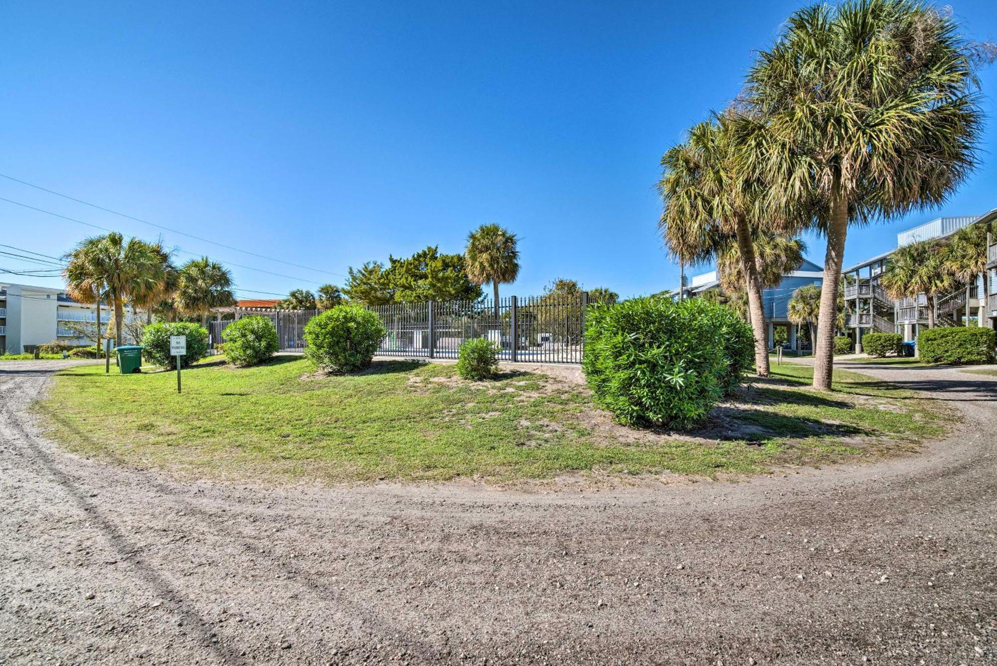 Beachfront Cedar Key Retreat With Pool Access! Ngoại thất bức ảnh