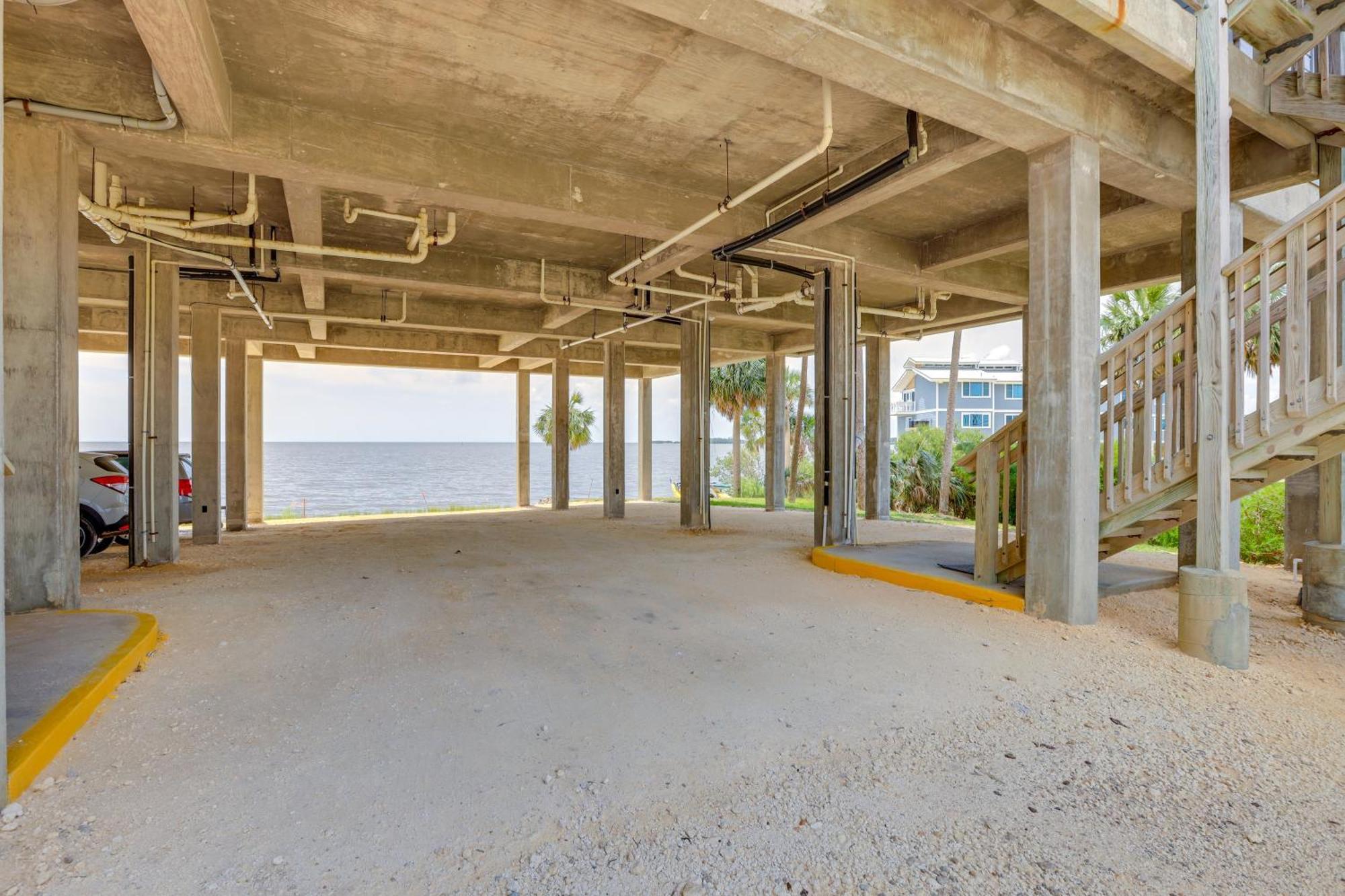 Beachfront Cedar Key Retreat With Pool Access! Ngoại thất bức ảnh