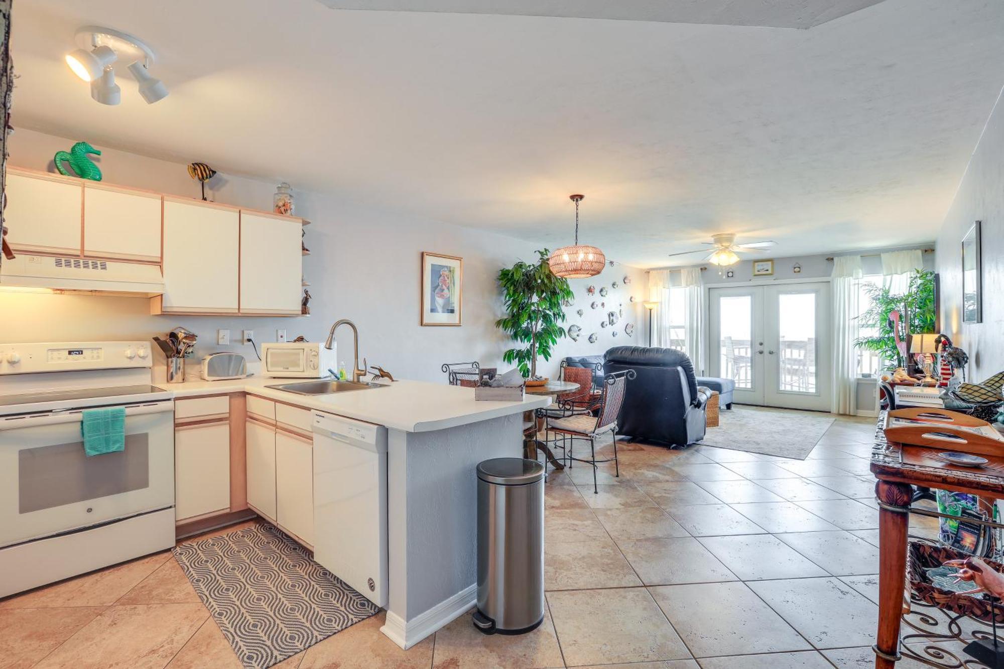 Beachfront Cedar Key Retreat With Pool Access! Ngoại thất bức ảnh